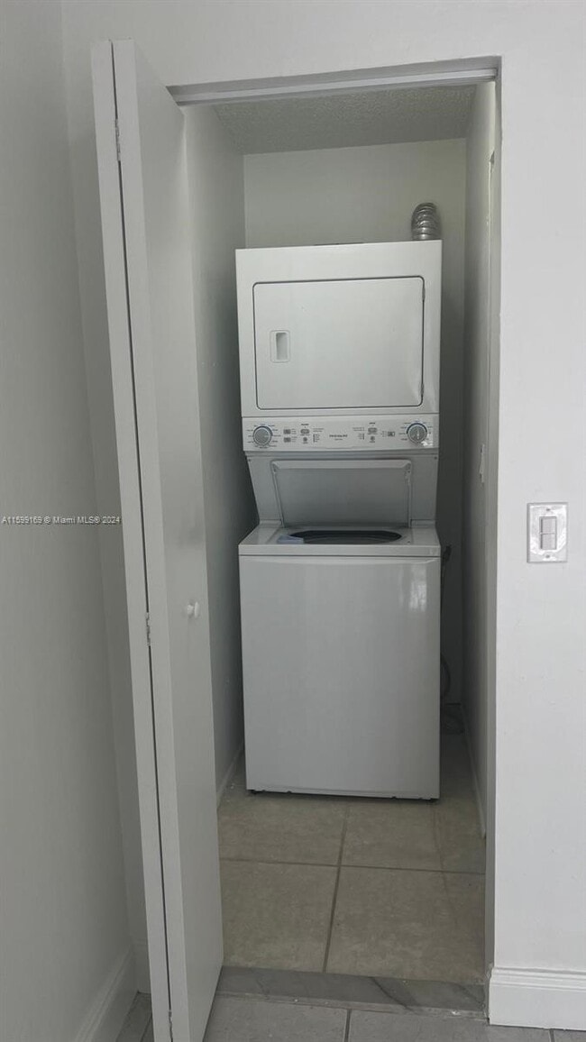 Foto del edificio - 4570 NW 79th Ave