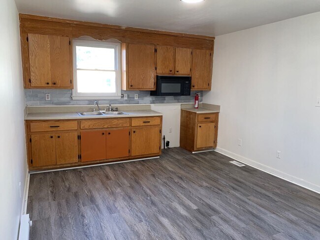 Foto del edificio - 3 bedroom home on cul-de-sac street