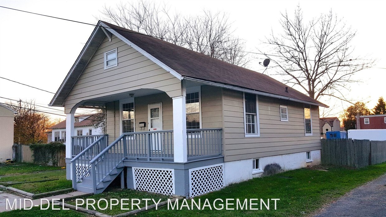 Primary Photo - 2 br, 1 bath House - 1 Spruce Avenue