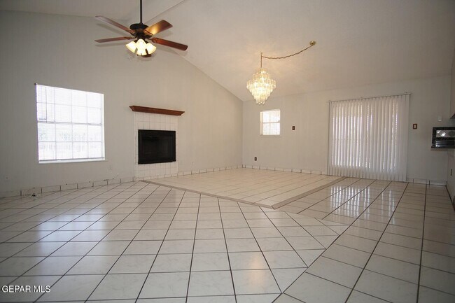Building Photo - 4924 Winthrop Dr