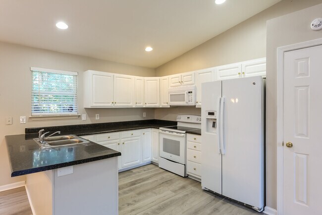 Foto del edificio - Charming 3 Bedroom Greenville Home