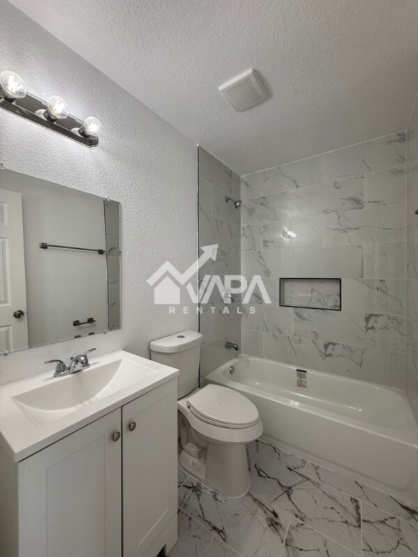 Foto del edificio - 4103 Sunrise Glade Dr