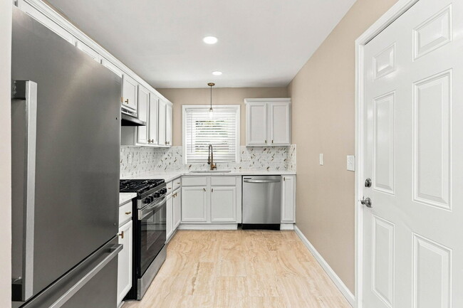 Building Photo - 2069 Bixler Cir