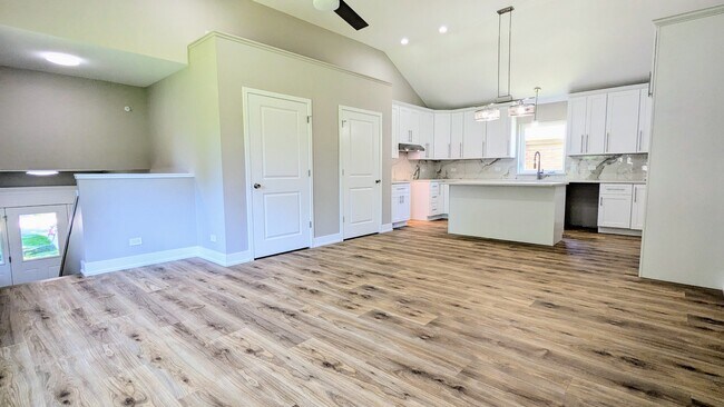 Building Photo - 21367 W Starry Ln