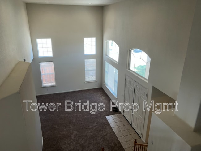 Building Photo - 3918 Ginko Way