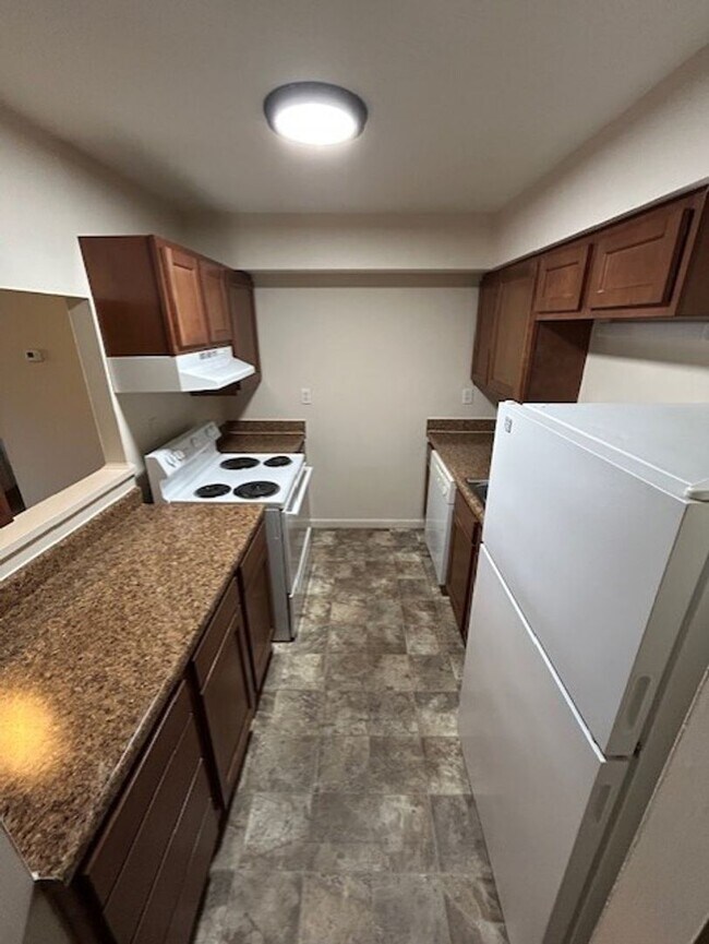 Foto del edificio - Convenient & Newly Updated 2-Bedroom Apart...
