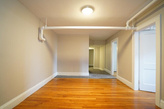 Building Photo - 433 Broadway