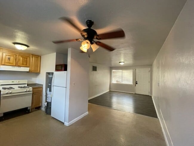 Building Photo - BALANCE OF SEPTEMBER RENT FREE! 1-Bedroom ...