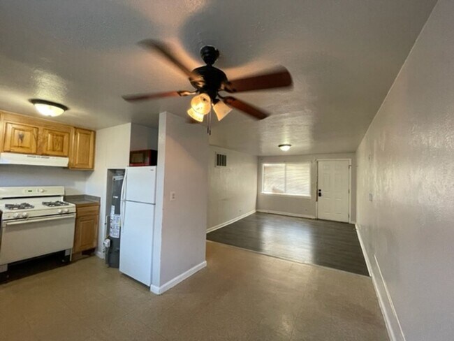 Foto del edificio - BALANCE OF SEPTEMBER RENT FREE! 1-Bedroom ...
