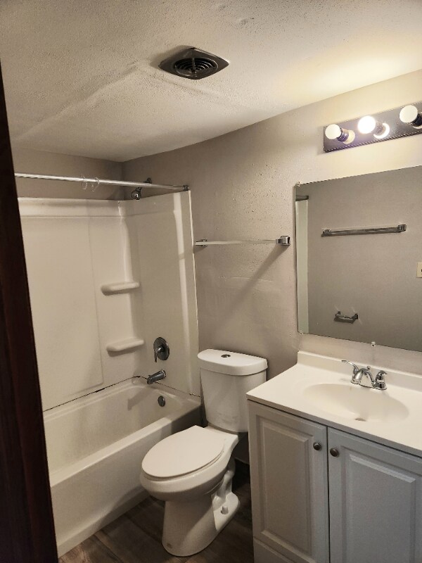 Foto del edificio - N86W16351-W16351 Appleton Ave