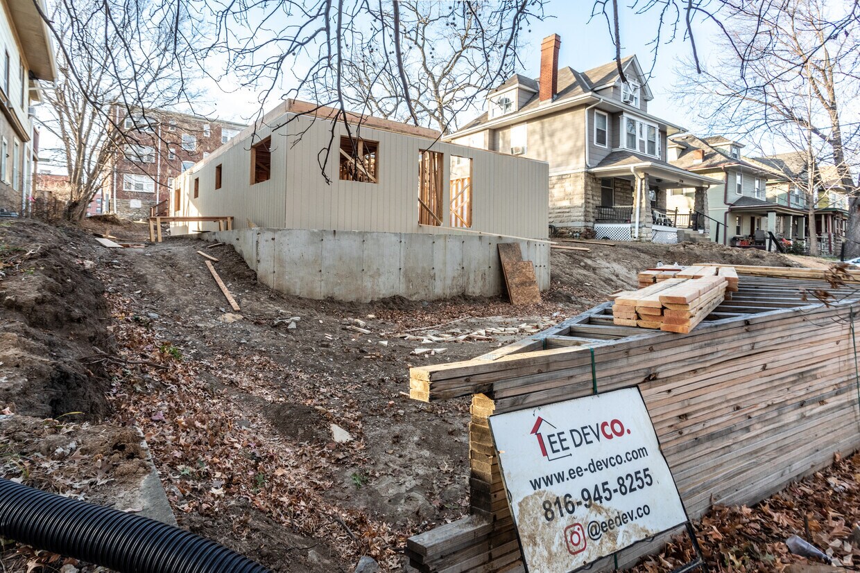 Dic 2021 - 3722 Central St