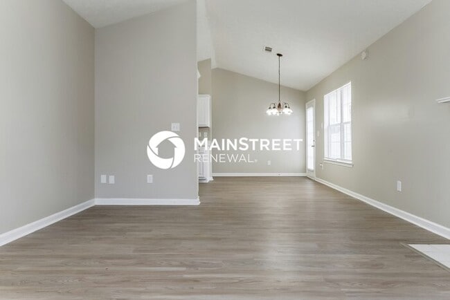 Foto del edificio - 3 Bedroom Pet-Friendly Home in McDonough, ...