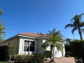 Building Photo - 240 Isle Verde Way