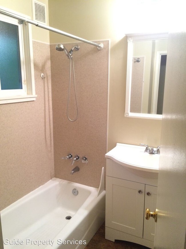 Foto del edificio - 1016 Bellevue Ct E