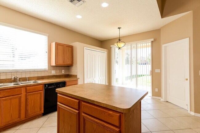 Foto del edificio - 13614 Mere View Dr