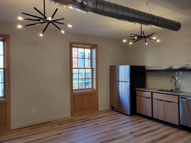 Nueve ventanas nuevas de Andersen - 410 N Jefferson St