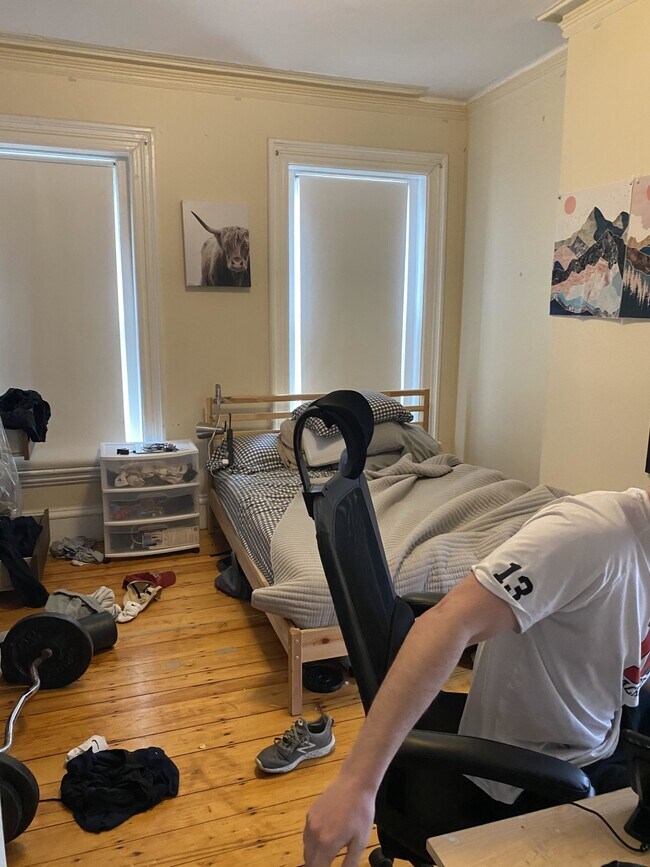 Photo - 227 Roxbury St Apartment