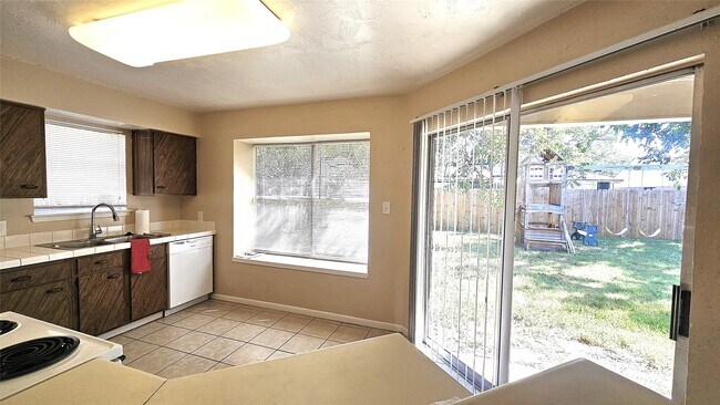 Foto del edificio - 16975 Meadowlark St
