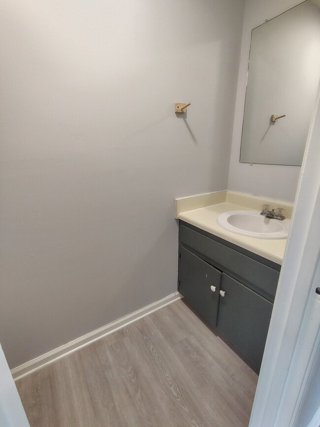 Building Photo - 16 Duiguid Dr