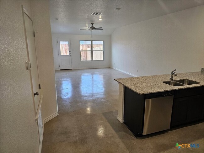 Foto del edificio - 1309 Concord Dr