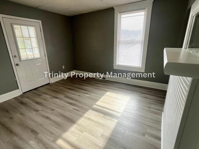 Building Photo - 134 Hartland Ave