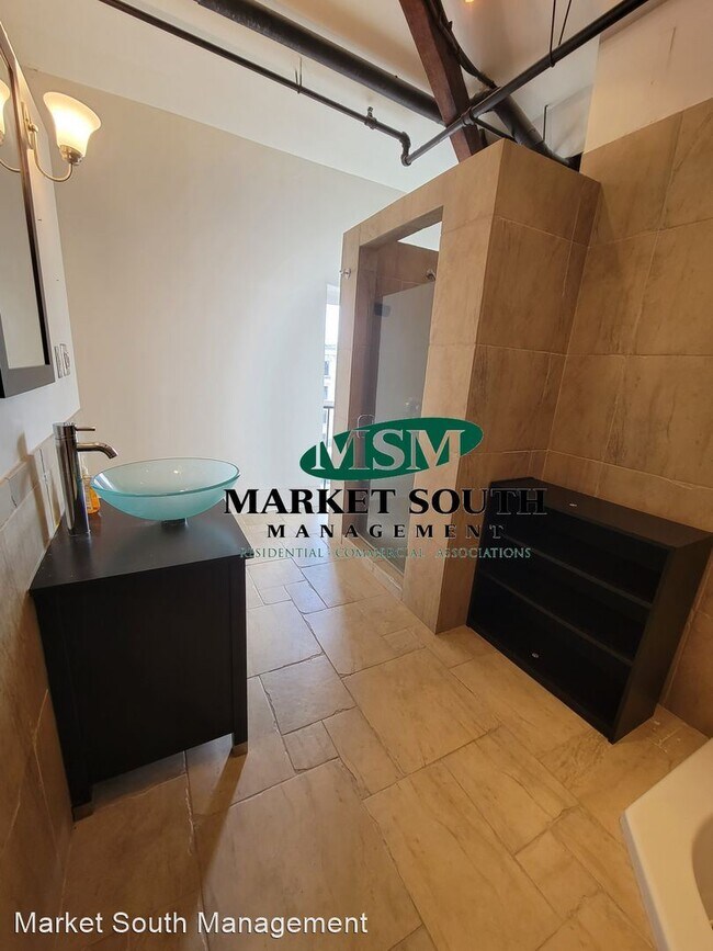 Foto del edificio - 2 br, 2 bath House - 301 W. Broughton Stre...