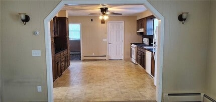 Building Photo - 1381 Mineral Spring Ave