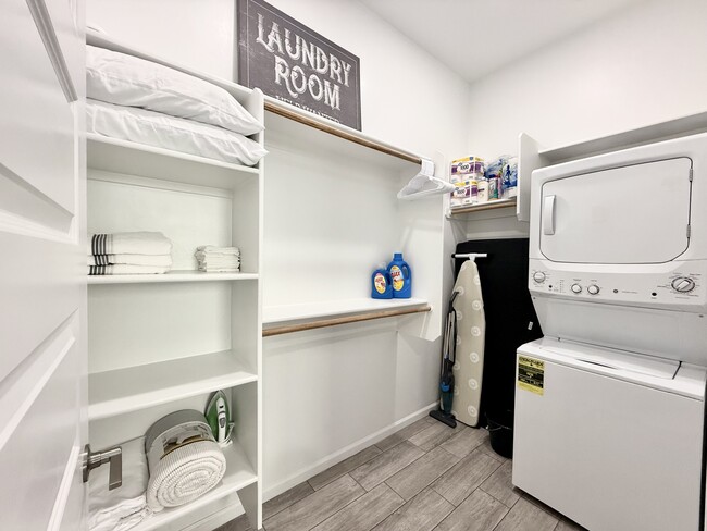 Building Photo - 8060 S Desert Indigo Dr