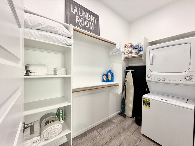 Foto del edificio - 8060 S Desert Indigo Dr