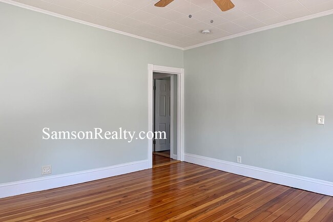 Building Photo - 792 Mineral Spring Ave