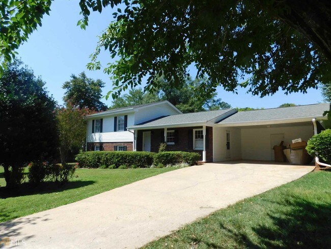 Building Photo - 1761 Bonnterre Dr