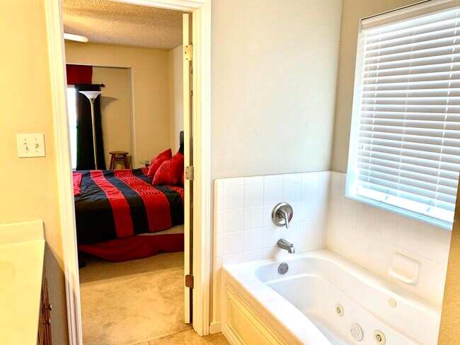 Foto del edificio - 2105 Main St