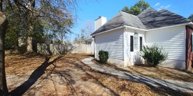 Building Photo - 2589 Greenwood Terrace