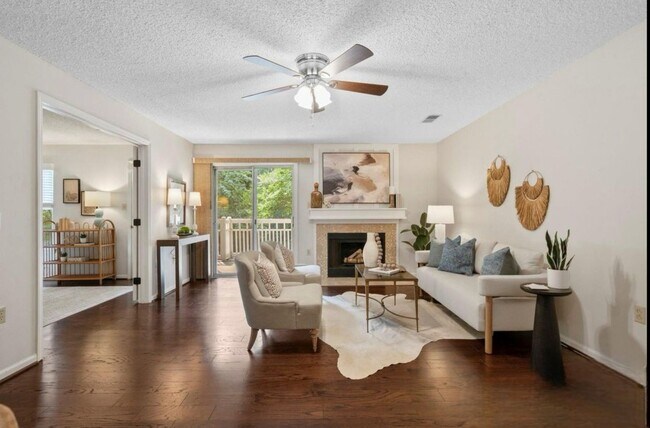 Foto del edificio - 5011 Sharon Rd