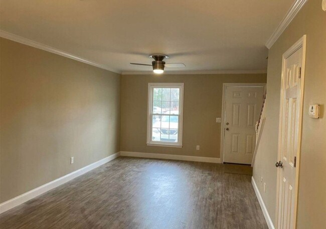Foto del edificio - 2220 Oakwood Ln
