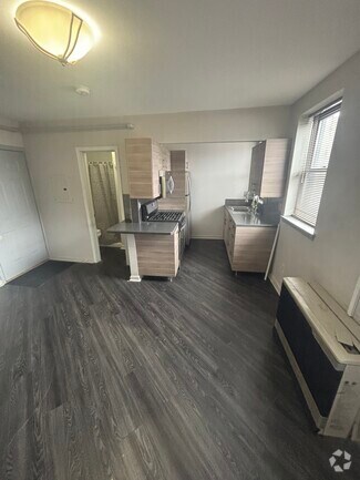 Building Photo - 2221 Brewerton Rd