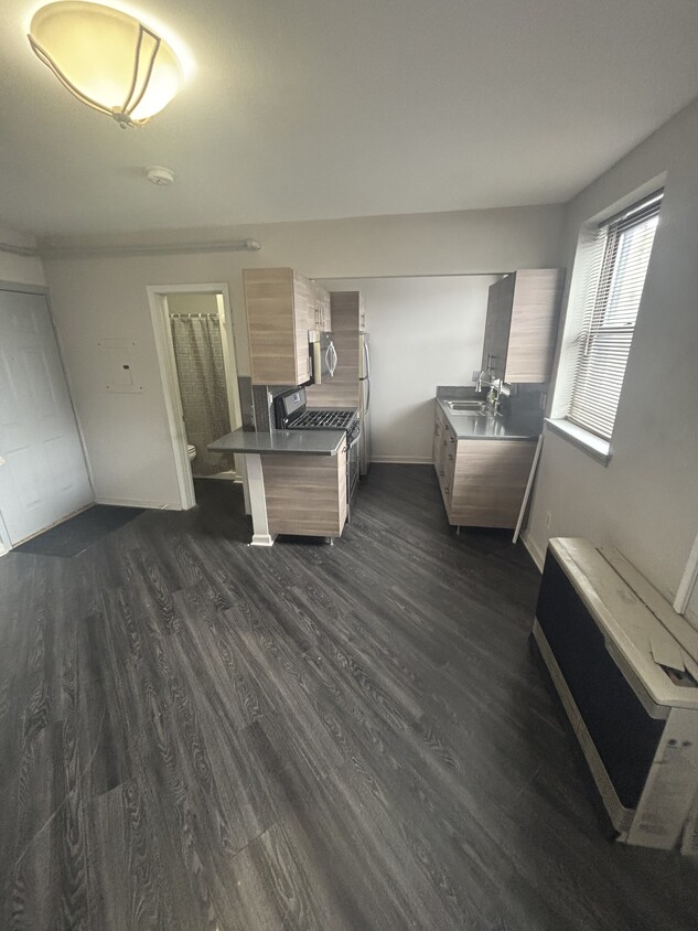 Foto principal - 2221 Brewerton Rd