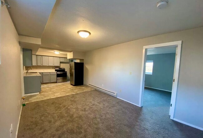Building Photo - W 3rd St Triplex