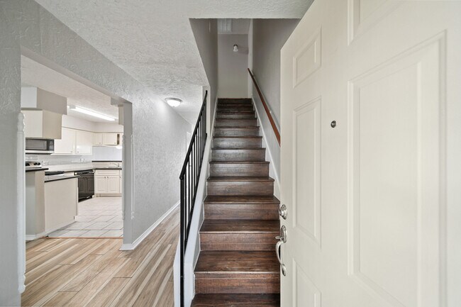 Building Photo - 13464 Castilian Dr