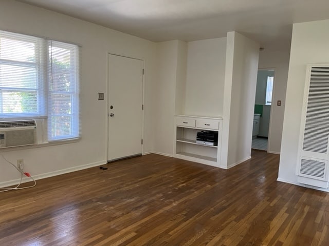 Building Photo - 10856 Camarillo St