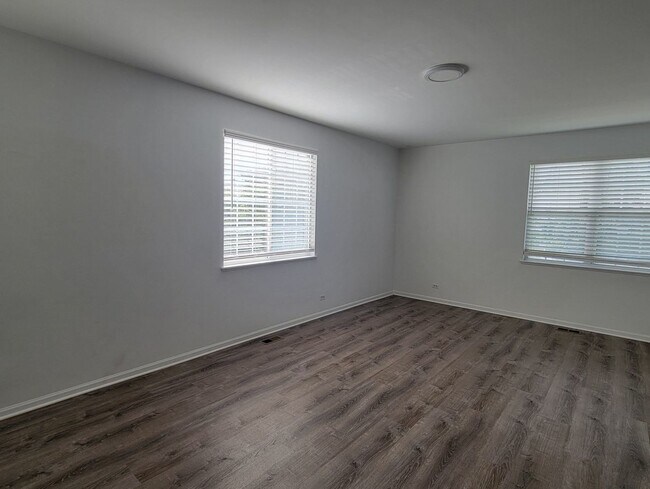 Foto del edificio - 441 Evergreen Cir