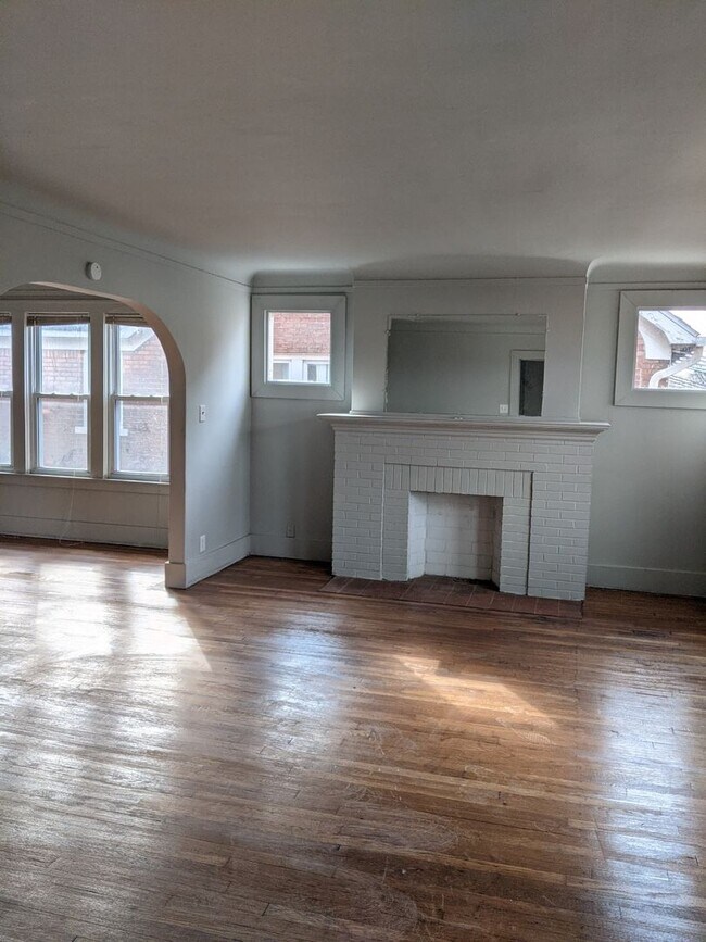 Building Photo - 3500 BEDFORD