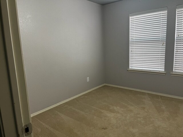 Building Photo - 5901 Westgate Dr