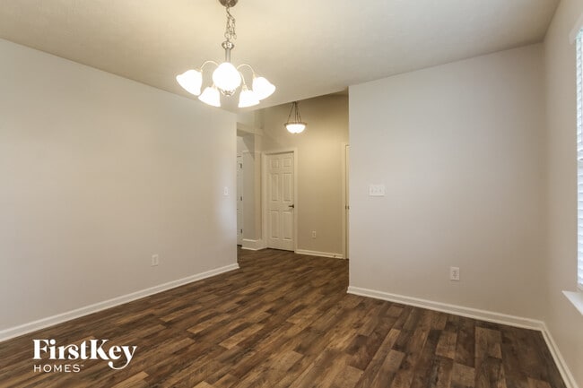 Building Photo - 6575 Enclave Blvd