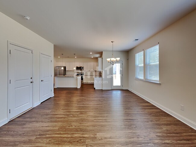 Building Photo - 255 Lake Vista Drive