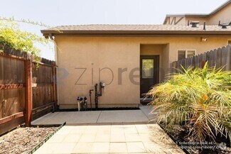 Building Photo - 126 Royce Ln