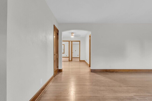 Building Photo - 3 bedroom East Ridge Home!