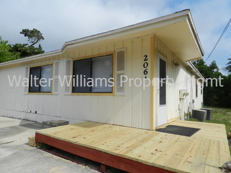 Primary Photo - 206 10th St