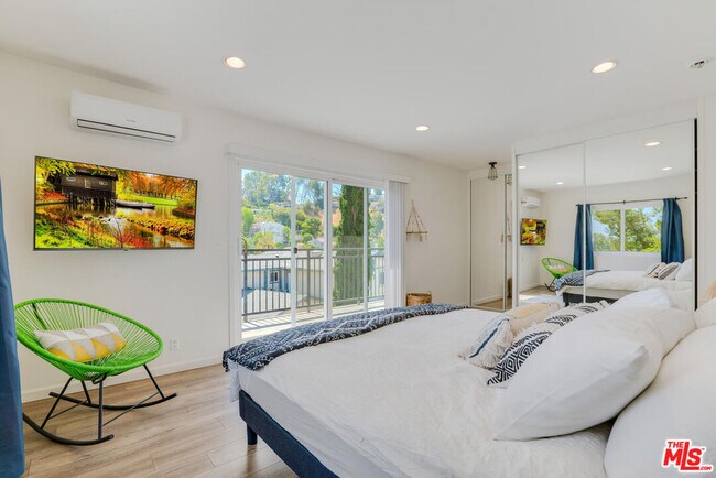 Foto del edificio - 5343 Tendilla Ave