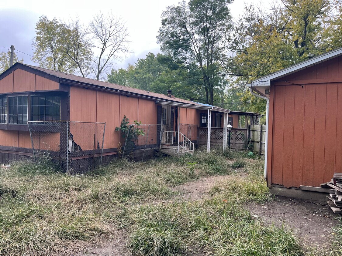 929 Elm St, Danville, IL 61832 House Rental in Danville, IL